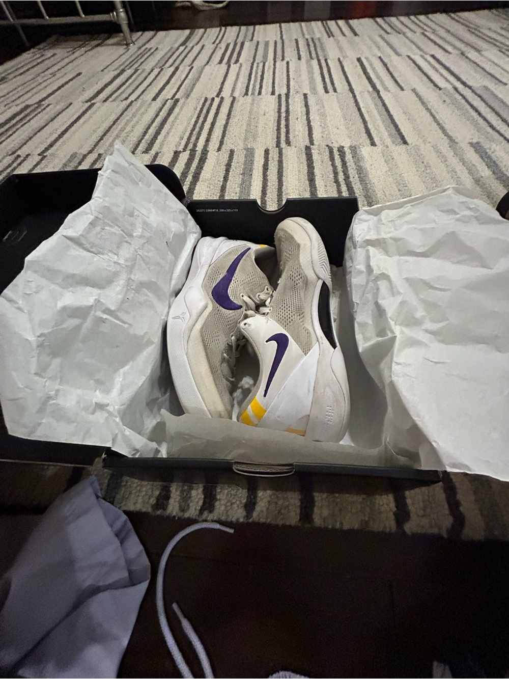 Nike Men's Athletic Shoes White Gray Purple Yellow